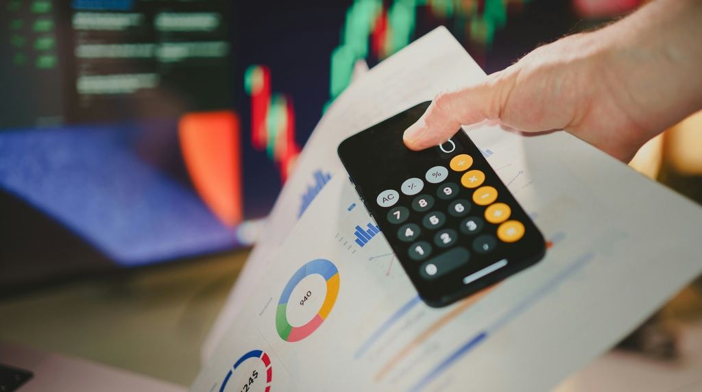 Audit. Photo by Jakub Żerdzicki on Unsplash. uudis._0.jpg